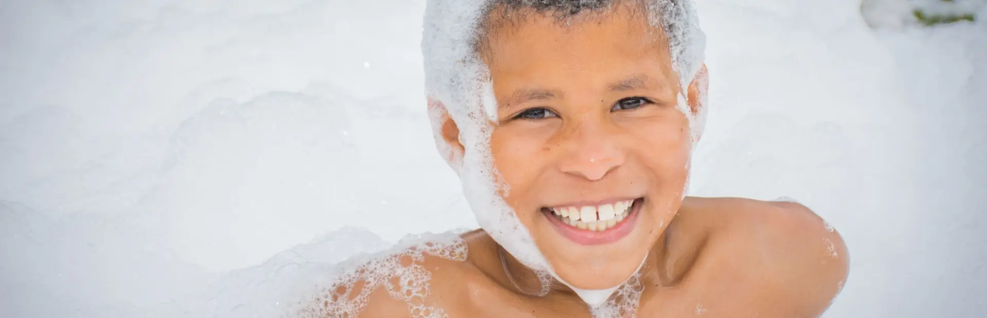 Schaumstoff-Party-Camping für ältere Jugendliche