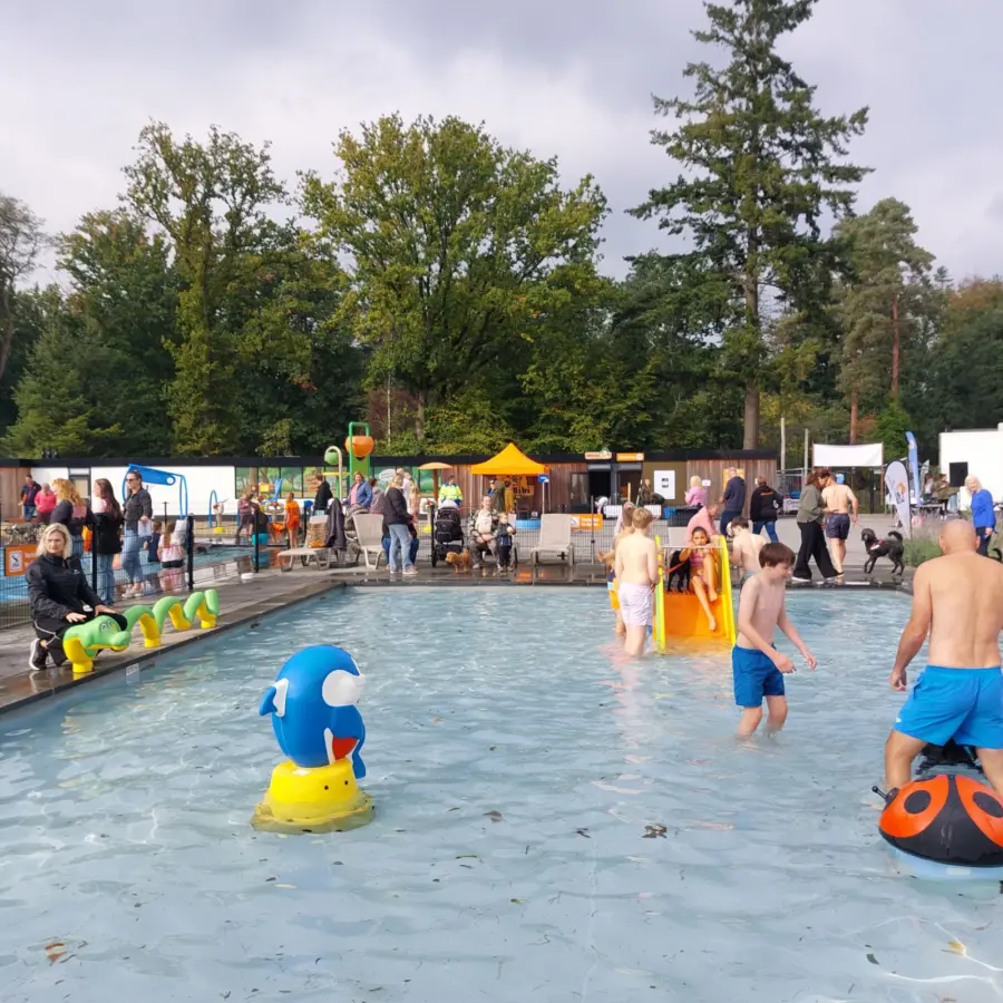 Hundecampingplatz Netherlands dog splash 9